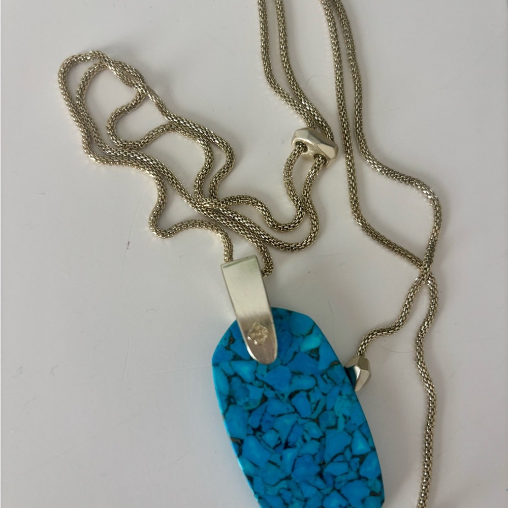 Kendra Scott Turquoise Pendant Necklace w/adjustable gold chain.